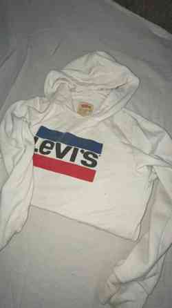 Leviksen valkoinen huppari! Helsinki