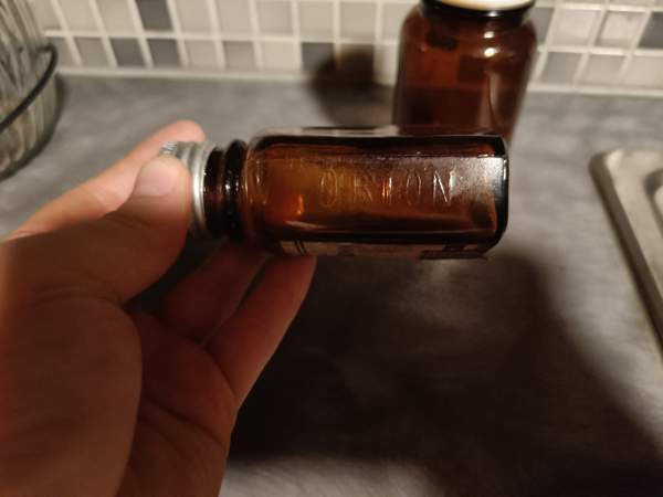 2kpl vanhoja lääkepurkkeja Vihti – foto 2