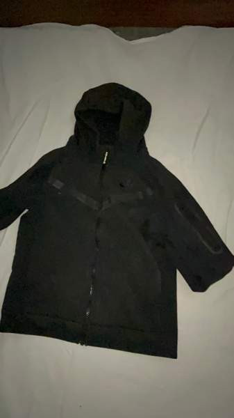 Nike Tech Yläosa pojat Helsinki - valokuva 1