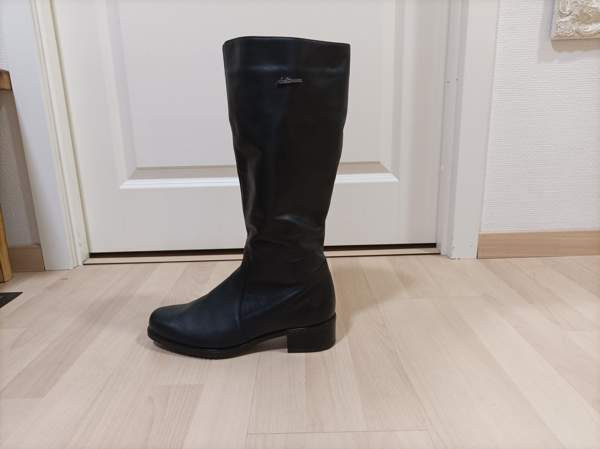 Naisten nahkasaappaat Лаппенранта - изображение 1