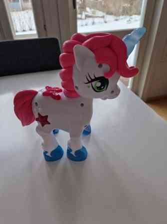 Little Unicorn puhuva yksisarvinen Yloejaervi