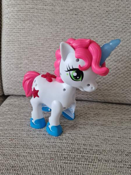 Little Unicorn puhuva yksisarvinen Yloejaervi – foto 1