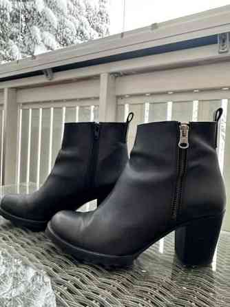 Nahkaiset nilkkurit Tuusula