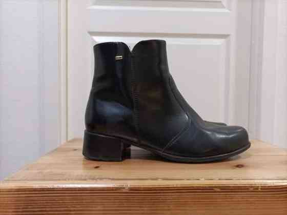 Naisten matalat nahkasaappaat Лаппенранта