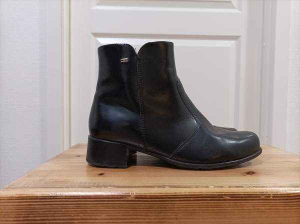 Naisten matalat nahkasaappaat Лаппенранта - изображение 3