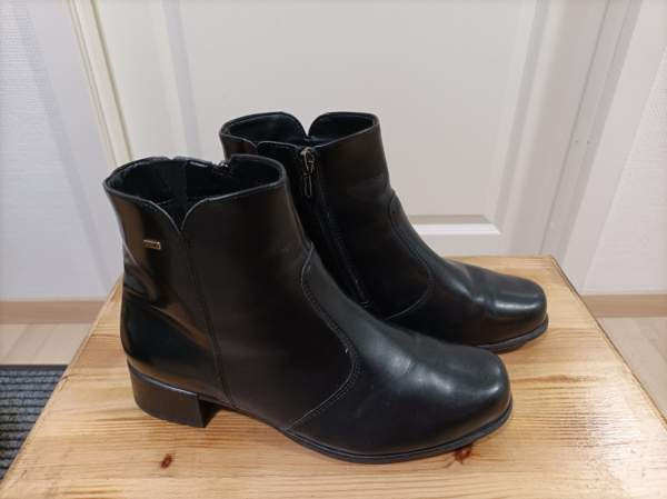 Naisten matalat nahkasaappaat Лаппенранта - изображение 2