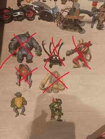 Myydään turtles figuurit. Uusikaupunki