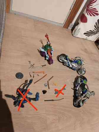 Myydään turtles figuurit. Uusikaupunki