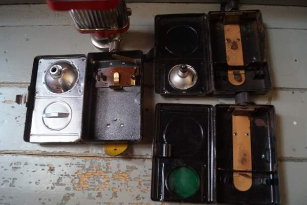 Vanhoja taskulamppuja 4kpl Akaa – foto 6