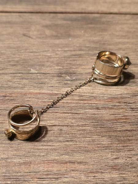 Sormuspari ketjulla Jyvaeskylae - photo 3