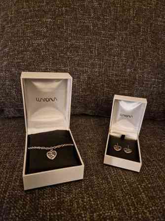 Lumoava Hertta korvakorut ja rannekoru Vantaa