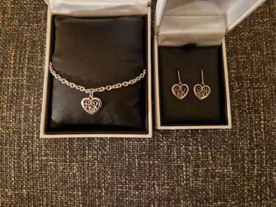 Lumoava Hertta korvakorut ja rannekoru Vantaa