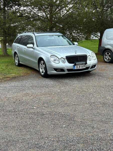 Mercedes-Benz E Vahto - valokuva 2