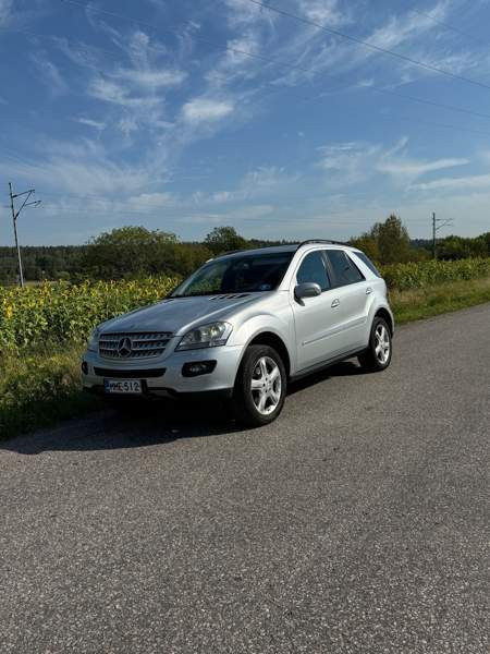 Mercedes-Benz ML Helsinki - valokuva 1