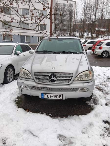 Mercedes-Benz ML Glebychevo - valokuva 1