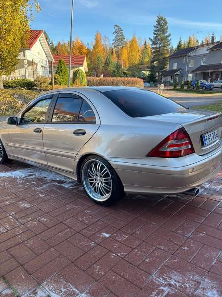 Mercedes-Benz C Nurmijärvi - valokuva 2