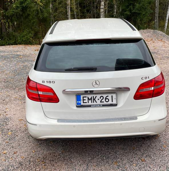 Mercedes-Benz B Järvenpää - valokuva 2