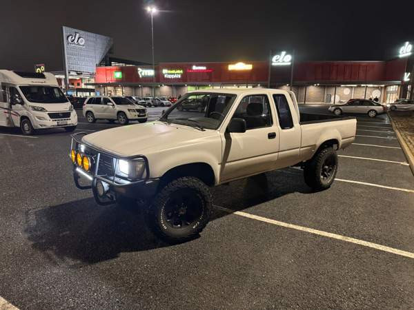 Toyota Hilux Yloejaervi - photo 1