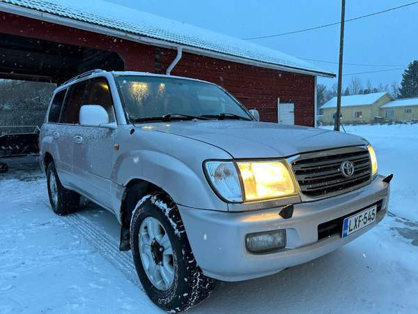 Toyota Land Cruiser Turtkul - valokuva 1