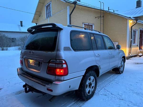 Toyota Land Cruiser Turtkul - valokuva 4