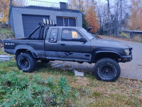 Toyota Hilux Jyväskylä - valokuva 4