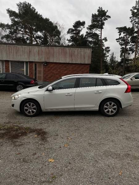 Volvo V60 Уусикаупунки - изображение 8