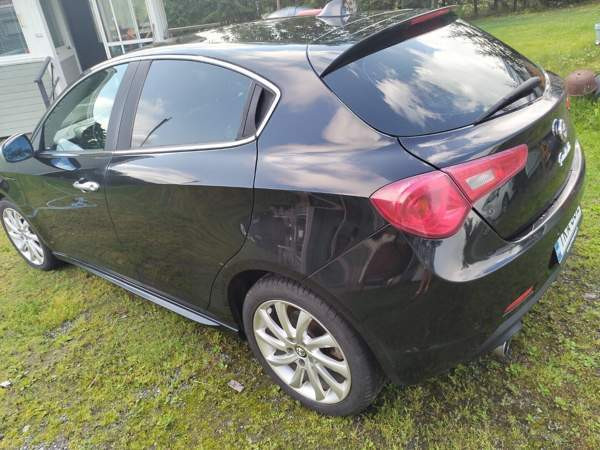 Alfa Romeo Giulietta Nokia - valokuva 4