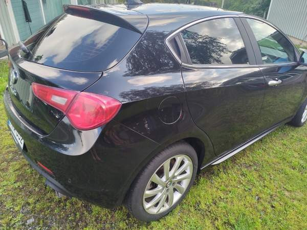 Alfa Romeo Giulietta Nokia - valokuva 6