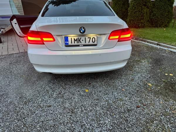 BMW 320 Nokia - valokuva 8