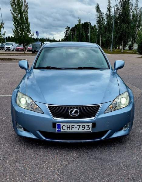Lexus IS Glebychevo - valokuva 5