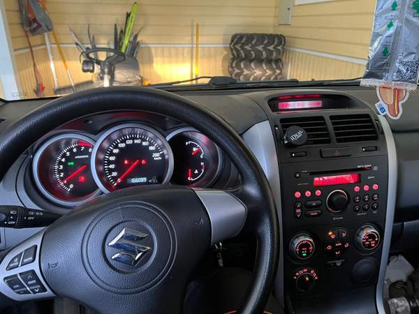 Suzuki Grand Vitara Soini - valokuva 4