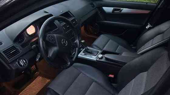 Mercedes-Benz C Siuntio