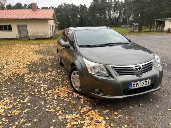 Toyota Avensis Jakobstad - valokuva 1