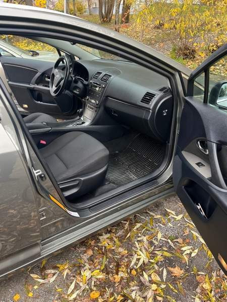 Toyota Avensis Jakobstad - valokuva 7