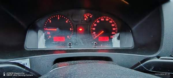 Volkswagen Transporter Ugleural'skiy - valokuva 1