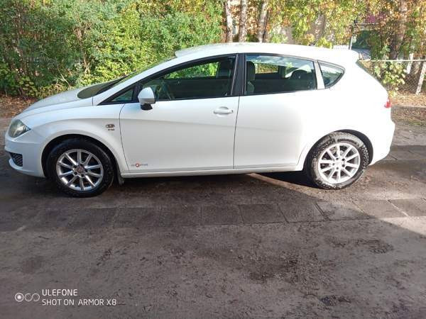 Seat Leon Oulu - valokuva 3