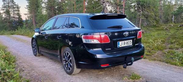 Toyota Avensis Oulu - valokuva 6