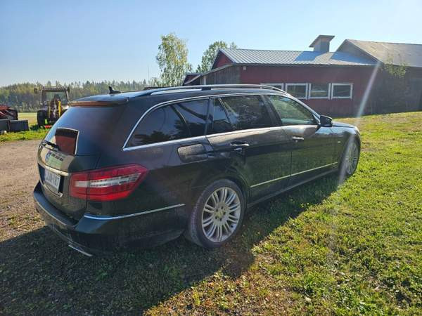 Mercedes-Benz E Maentsaelae – foto 2