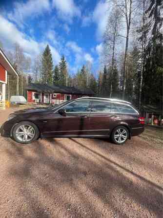 Mercedes-Benz E Pöytyä