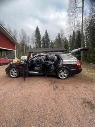 Mercedes-Benz E Pöytyä