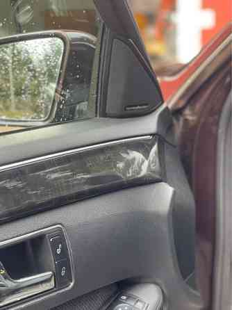 Mercedes-Benz E Pöytyä