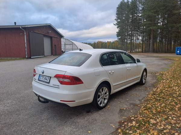 Skoda Superb Rovaniemi - valokuva 3