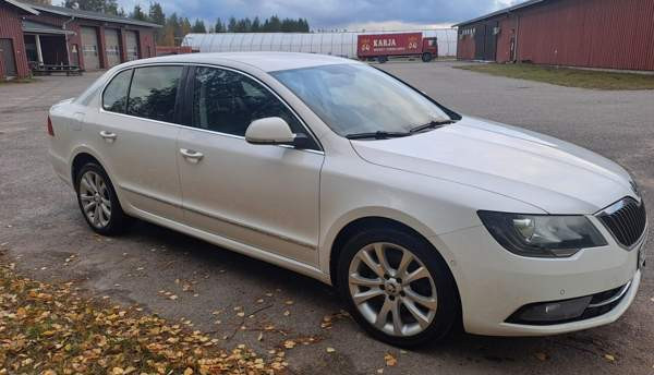 Skoda Superb Rovaniemi - valokuva 2
