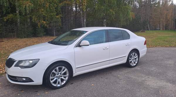 Skoda Superb Rovaniemi - valokuva 4
