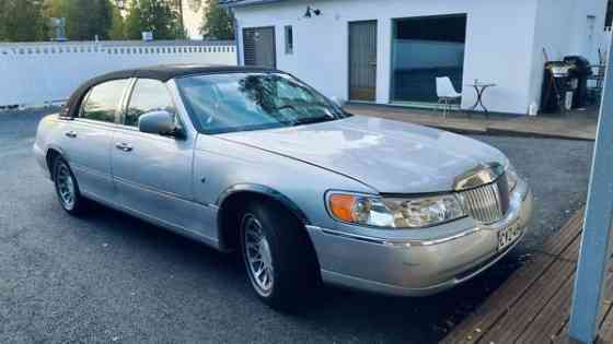Lincoln Town Car Nokia