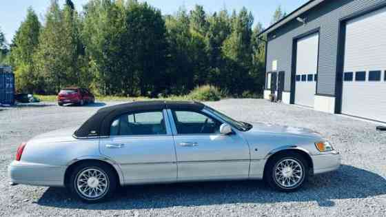 Lincoln Town Car Nokia