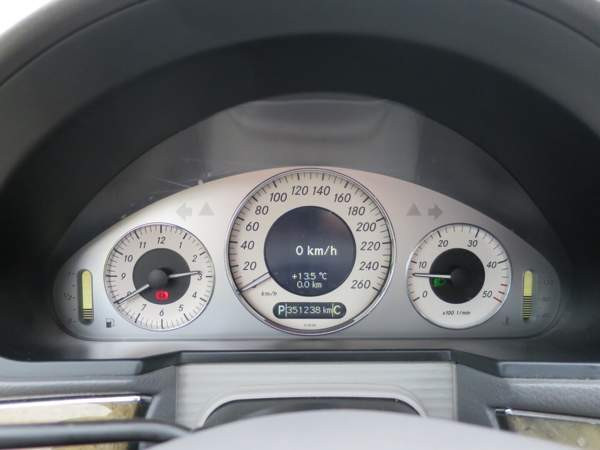 Mercedes-Benz E Nokia - valokuva 6