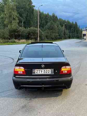 BMW 530 Kruunupyy