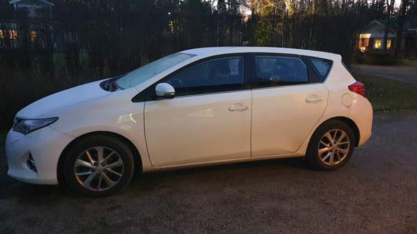 Toyota Auris Siuntio – foto 1
