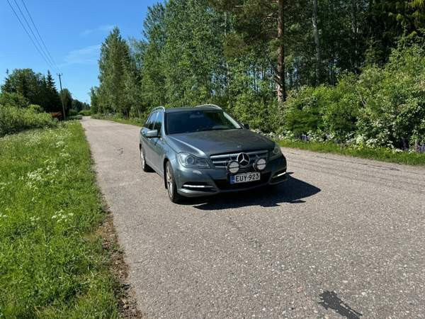 Mercedes-Benz C Мянтсяля - изображение 3